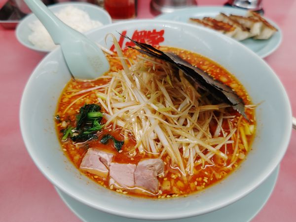「辛味噌ネギラーメン激辛930円半ライス130円」@ラーメン山岡家 木更津店の写真