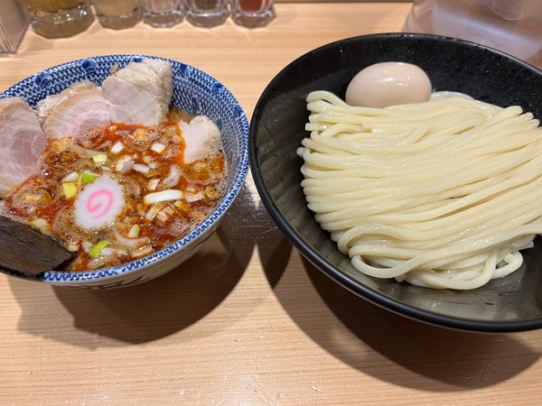 「辛つけ麺チャーシュー+味玉」@頑者の写真