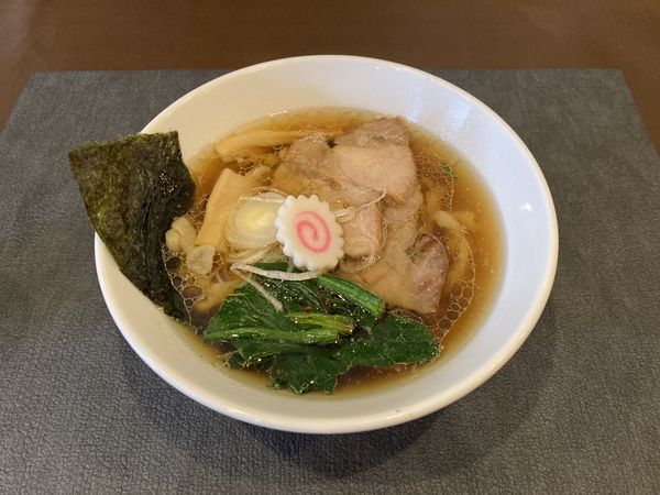 「醤油ら〜麺」@手打ち 蓮の写真