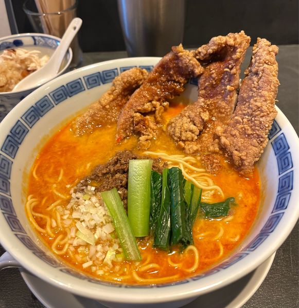 「汁あり生坦々麺+揚げパイコーセット」@天天厨房の写真