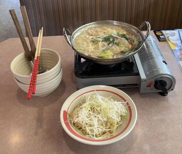 「もつと鶏の合盛り鍋 鶏白湯＋〆らーめん」@幸楽苑 千葉中央店の写真