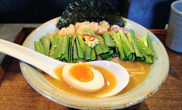 「【限定】味噌もつにらぁ」@Homemade Ramen 青麦の写真