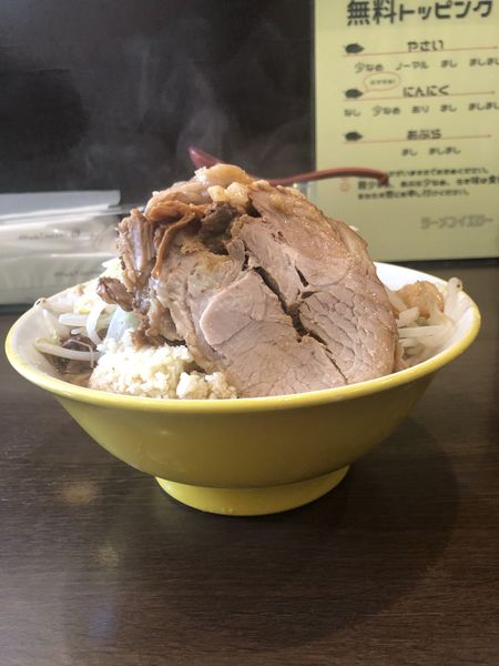 「ラーメン並 麺少なめ 全マシ」@ラーメン イエロー 御徒町店の写真