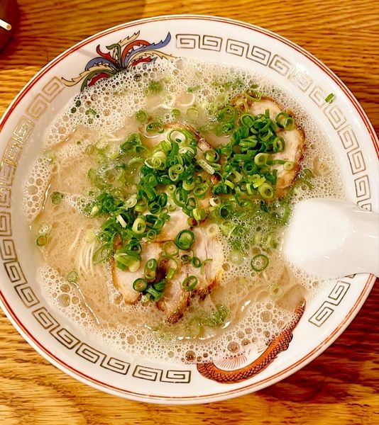 「ラーメン(850円)ネギ抜き」@博多ラーメン でぶちゃん 高田馬場本店の写真