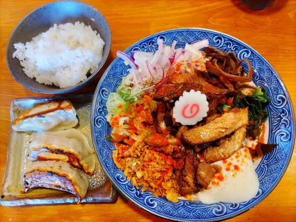 「特製ルージャン麺·半ライス·餃子(3個)」@口樂の写真