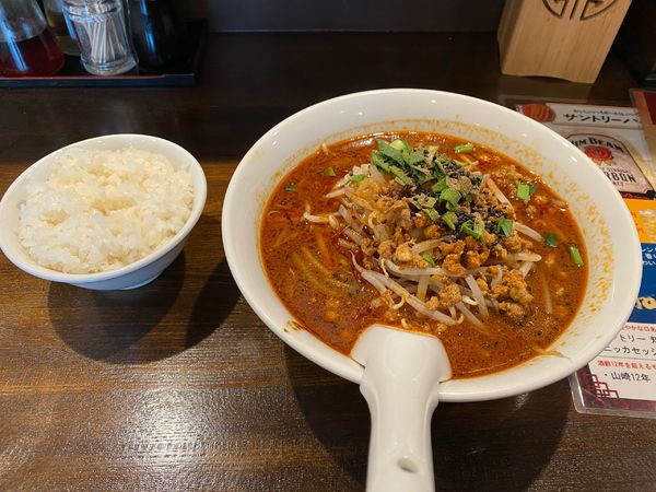 「黒担々麺（定食）968円」@京香餃子の写真