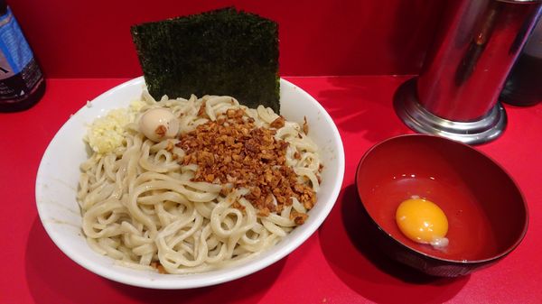 「海老油そば（850円）＋生玉子＋のり　ニンニク少しFG」@麺屋HEROの写真