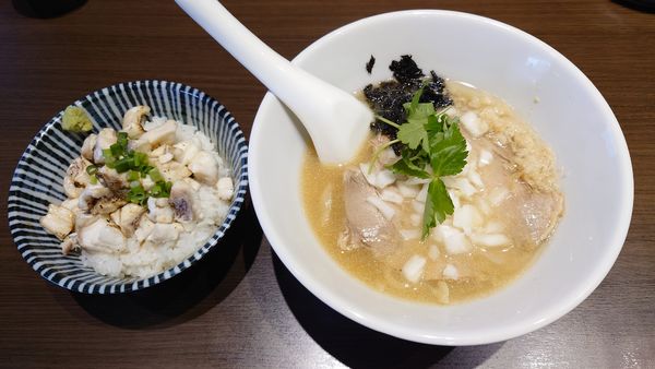 「【限定】豚煮干しそば 880円 + 炙り鯛飯 500円」@寿製麺よしかわ 坂戸店の写真