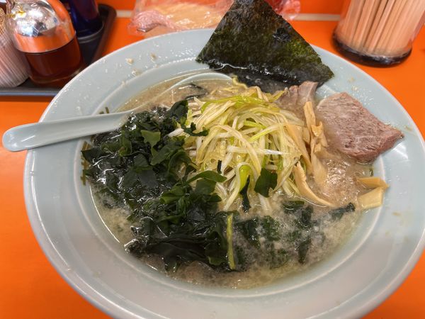 「ワカメネギラーメン　940円」@ラーメンショップ 三芳町店の写真