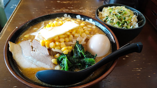 「限定/味噌バターコーン+大盛り+味玉+ネギめし」@ラーメン 大山家 昭島店の写真