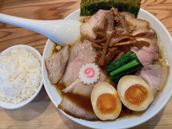 「しょうゆチャーシュー麺＋味玉＋小ライス」@オランダ軒の写真