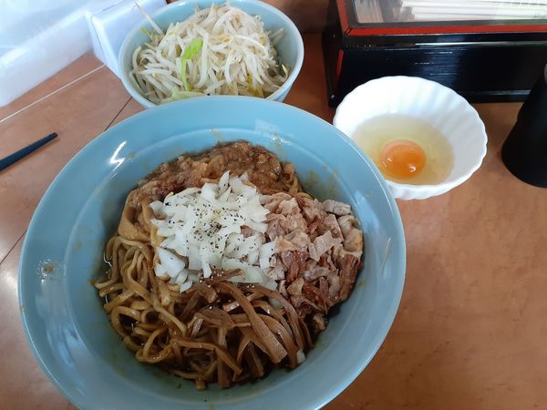 「汁なし、中」@立川マシマシ ロイヤルスープの写真