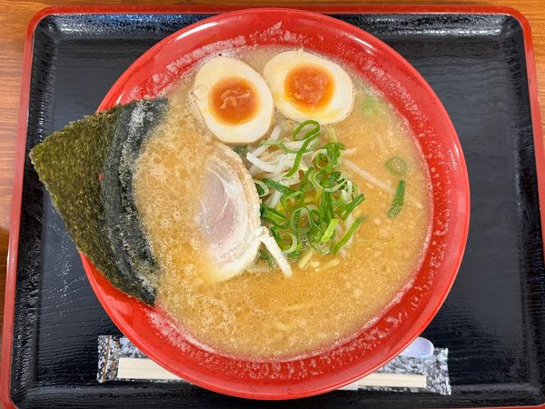 「にんたま味噌ラーメン」@にんたまラーメン ゆにろーず 角崎店の写真