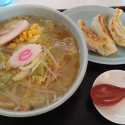 タンメン¥800+餃子3個¥280-