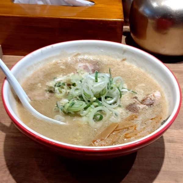 「味噌らーめん(大盛)＋もやし(別皿)」@大島の写真