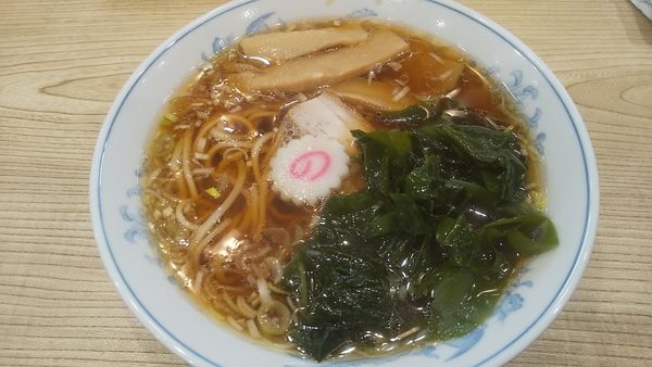 「らーめん・麺少なめ+わかめ」@らーめん 高尾の写真