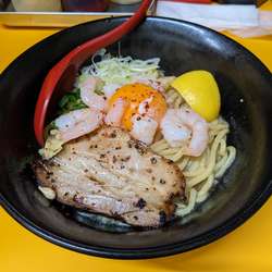 プリッとえびとレモン