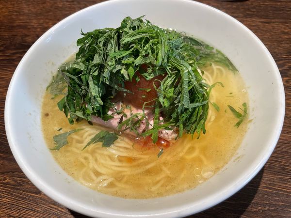 「まるごとトマト果汁のスープの塩ラーメン＋本日のスパイスカレー(小」@自家製麺 コトホギの写真