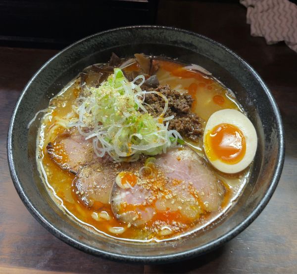 「辛みそらーめん（900円）」@尼龍の写真