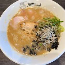 限定　濃いめの煮干し蕎麦　900円