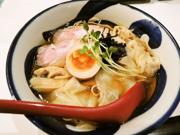 しょうゆわんたんらーめん(900円)