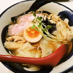 しょうゆわんたんらーめん（900円）