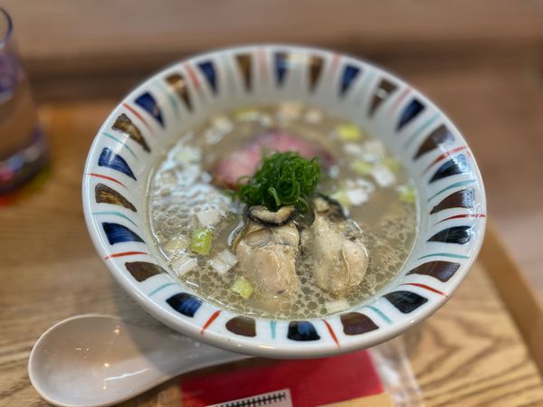 「牡蠣と浅利の汐そば+ハーブバター茶漬け付き」@えびそば 緋彩の写真