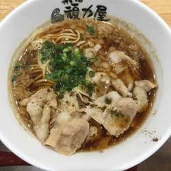 醤油香る肉そば(790円)