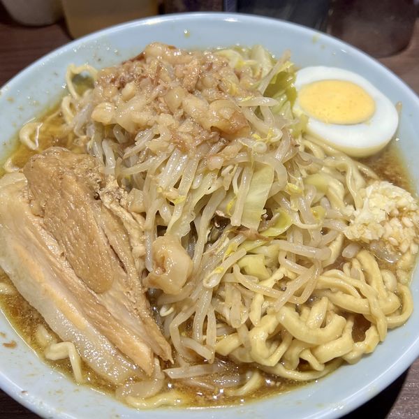 「ラーメン少な目（中300g）ニンニク少なめ、ちょいアブラ」@ラーメン富士丸  西早稲田店の写真