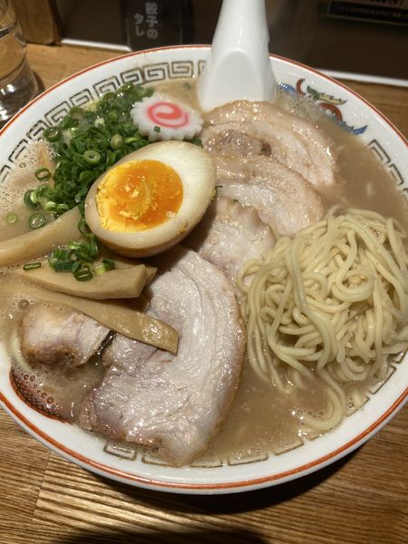 「限定 味噌豚骨チャーシュー麺大盛NARUTOの一楽 1500」@博多ラーメン でぶちゃん 高田馬場本店の写真