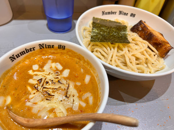 「【カスタム】炙りチーズ濃厚辛つけめん」@麺Dining Number Nine 09の写真
