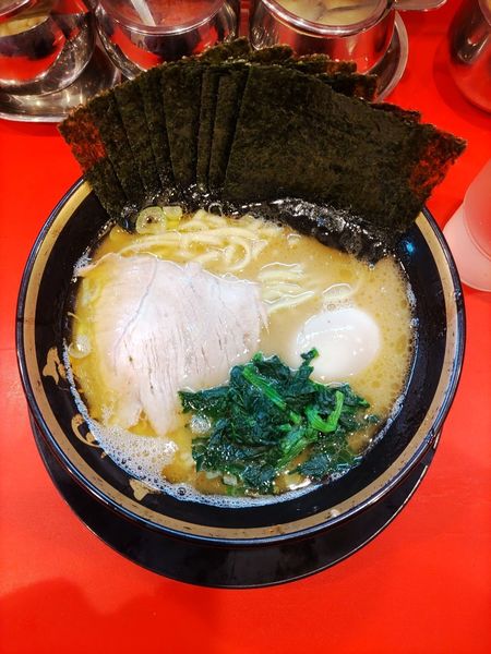 「朝ラーメン(並)+味玉+のり」@横浜家系ラーメン 志田家 蒲田店の写真