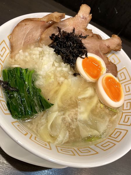 「特製背脂煮干しら〜めん ￥1080」@メンショップ アキラの写真