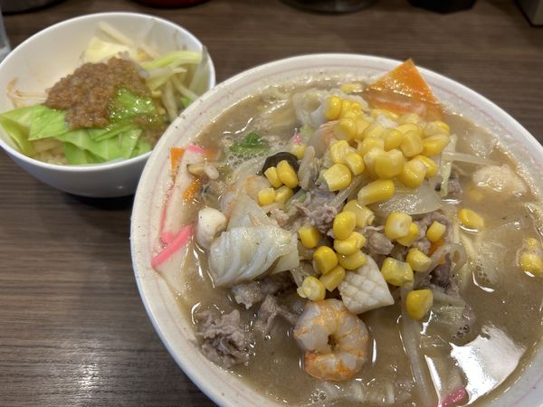 「【限定】ちゃんぽん麺800円＋ジロめし（ランチサービス）」@INOSHOWの写真