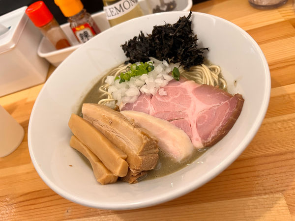 「濃厚煮干らーめん」@煮干らーめん 川むらの写真