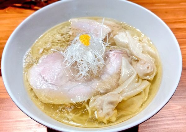「塩ワンタンらぁめん」@麺 ふじさきの写真