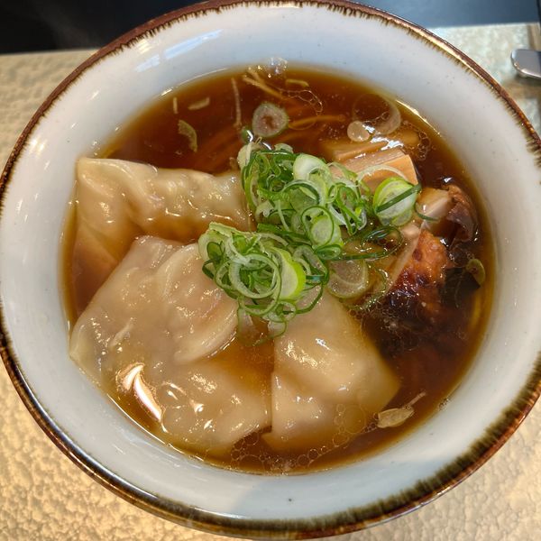 「海老雲呑醤油そば」@麺屋さすけ 本店の写真