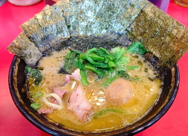 「ラーメン並」@家系総本山 ラーメン吉村家の写真
