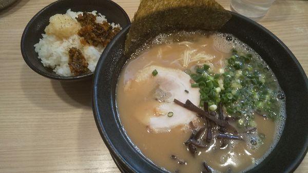 「ラーメン+ライス無料(¥780)」@九州とんこつらーめん ひらさわの写真
