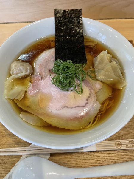 「わんたん入りしょうゆチャーシュー麺¥2,500」@飯田商店 湯河原本店の写真