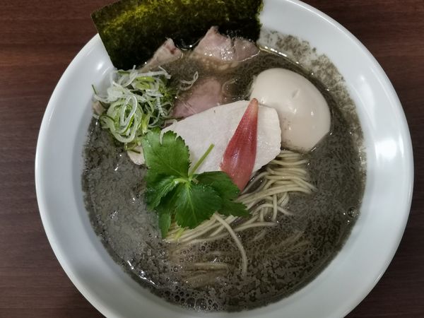 「味玉粗濾し伊吹醤油」@メヂカそば 吟魚の写真