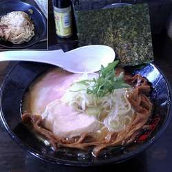 鶏濃麺 醤油(850円)+和え玉(300円)