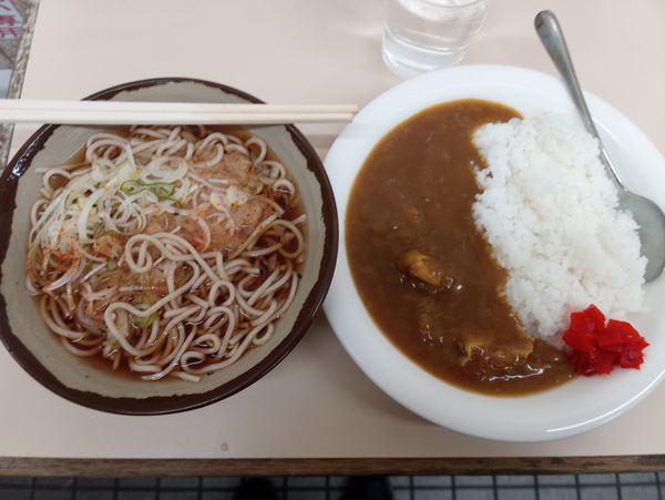 「カレーライスセット500円」@立食い そば処 JR北千住駅1番線ホーム店の写真