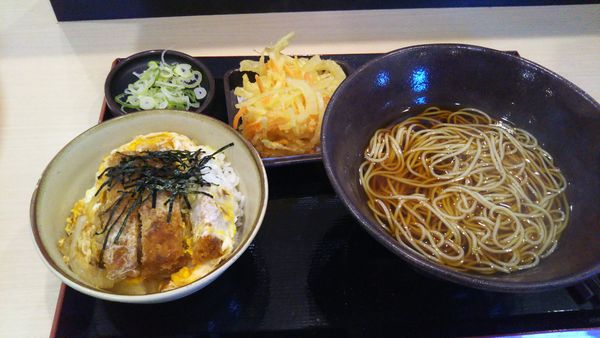 「得セットミニかつ丼、かき揚げ（クーポン）」@ゆで太郎 谷田部店の写真