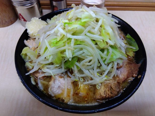 「みそラーメン＋豚増し」@ラーメン二郎 京成大久保店の写真