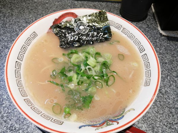 「とんこつラーメン　770円」@カウンターアタックの写真