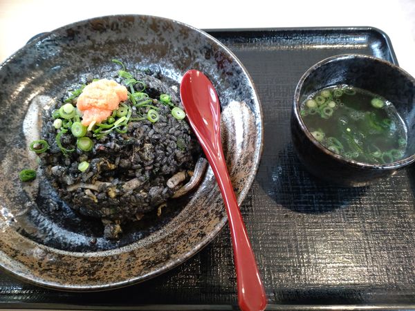 「いか墨やきめし（並量）　７５０円」@焼飯 やんぱちの写真