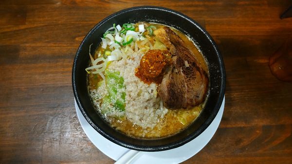 「ピリ辛がっつり味噌󠄀らーめん　限定」@濃厚つけ麺 茜堂の写真