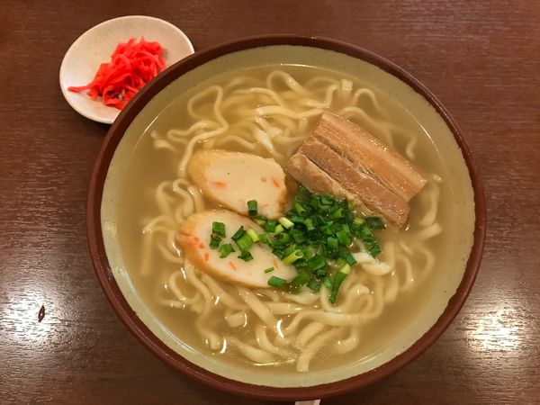 「沖縄そば　500円」@軽食の店 ルビー 泊店の写真