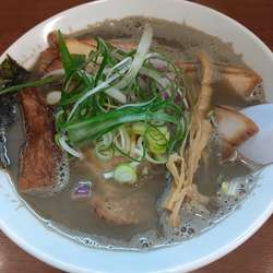濃い煮干しチャーシュー麺